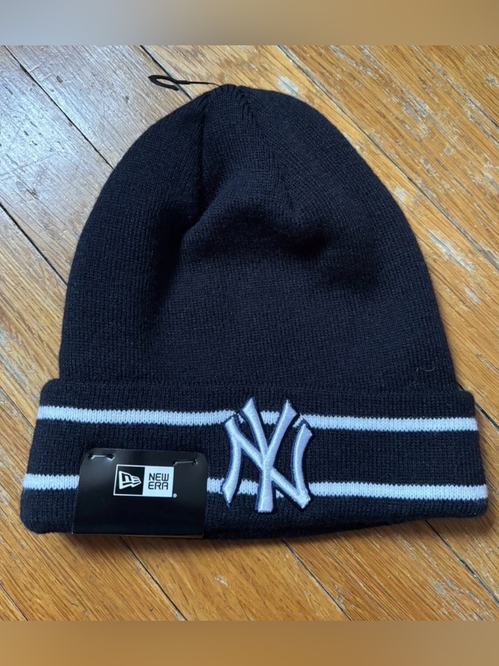 New York Yankees MLB New Era Beanie Cap Hat NY Logo Black White NWT